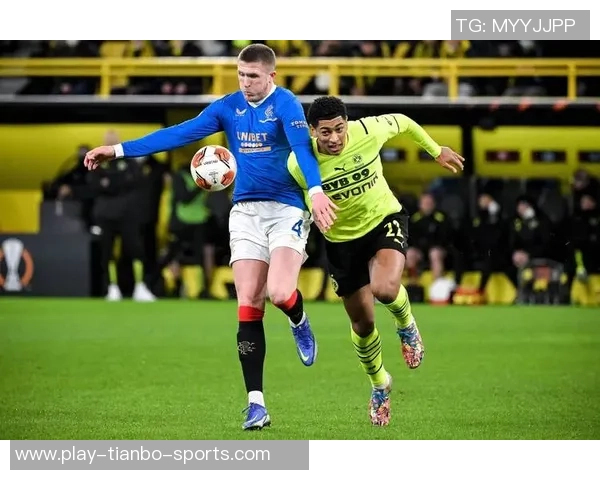 凯恩主动关心小贝林与特尔交流展现老好人本色